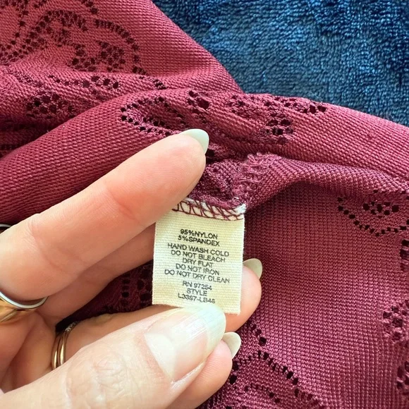 One‎ Clothing Maroon Long Sleeve Blouse Size M - Picture 5 of 6